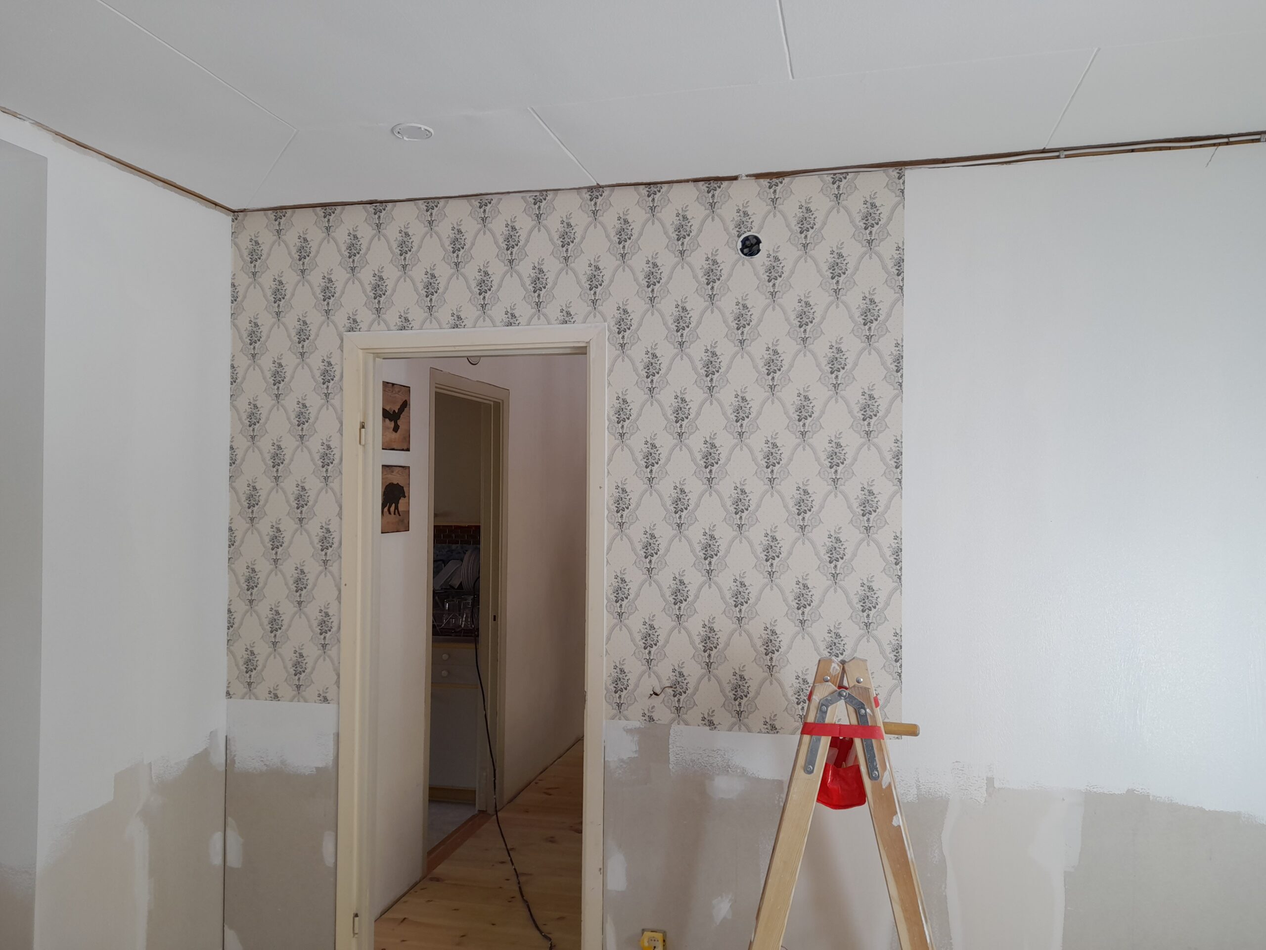 wallpapering-preparation-osbytsm
